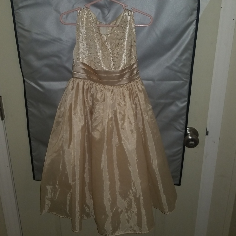 Girls dress